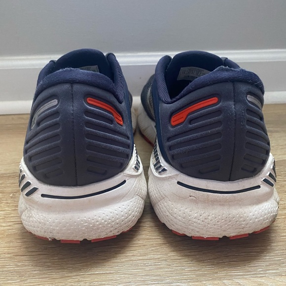 Brooks Adrenaline GTS 22 Sneakers - Picture 9 of 12